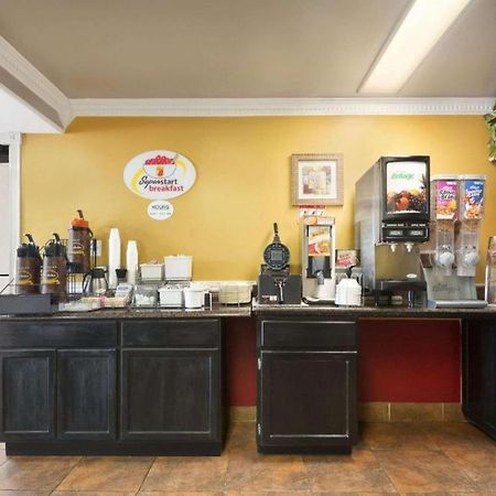 Super 8 By Wyndham Baton Rouge/I-12 Exterior foto