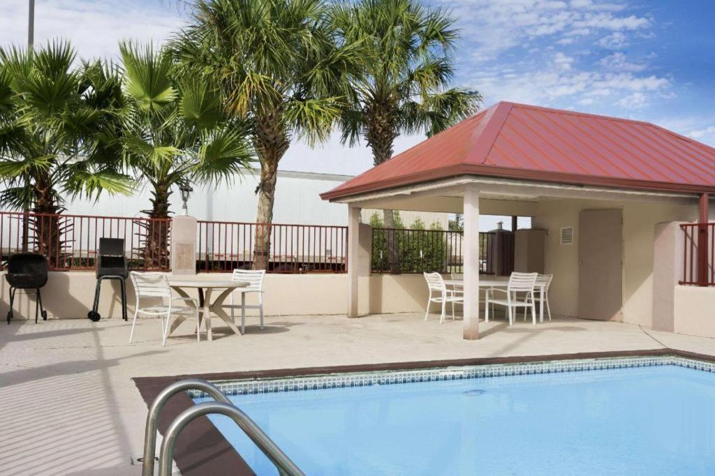 Super 8 By Wyndham Baton Rouge/I-12 Exterior foto